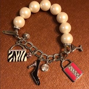 🌸Charm fashion bracelet🌸